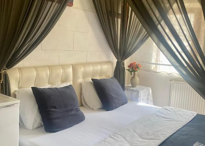 Vaveyla Cave * أوروغوبْ