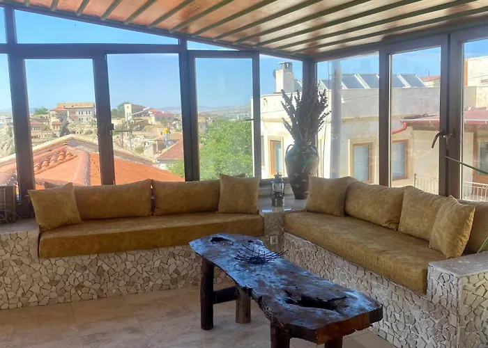 Vaveyla Cave * أوروغوبْ